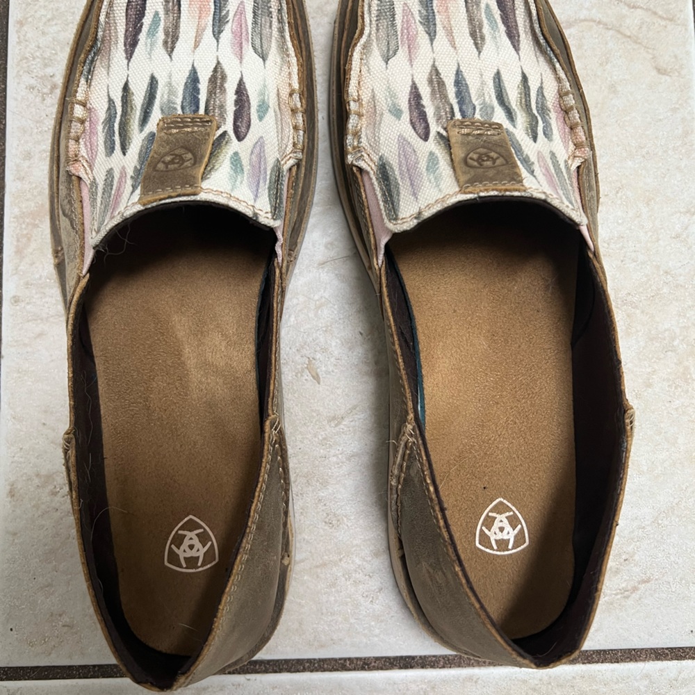 Ariat Leather Cruisers in Feather print